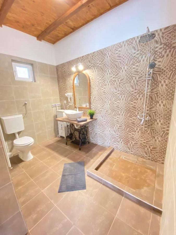 Julia Apartman Pacir Екстериор снимка
